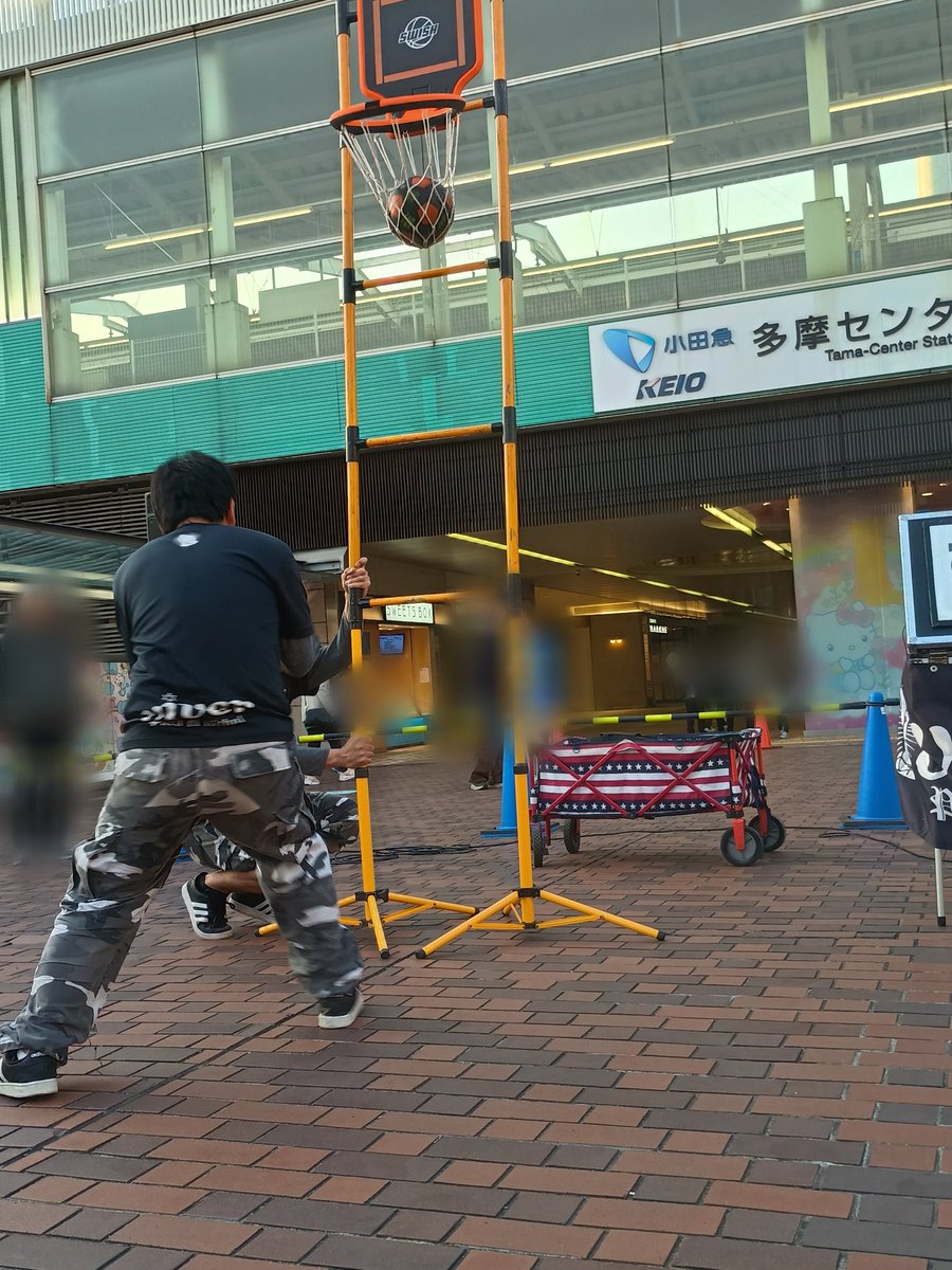 多摩センタースプリングフェスタにて、SUR DE WAVEさん✨

やっぱりパフォーマンスする側も、「楽しい！」が伝わってくるのって、それだけで観てて笑顔になっちゃいます(*´ω`*)✨

#多摩センタースプリングフェスタ
#SUR DE WAVE