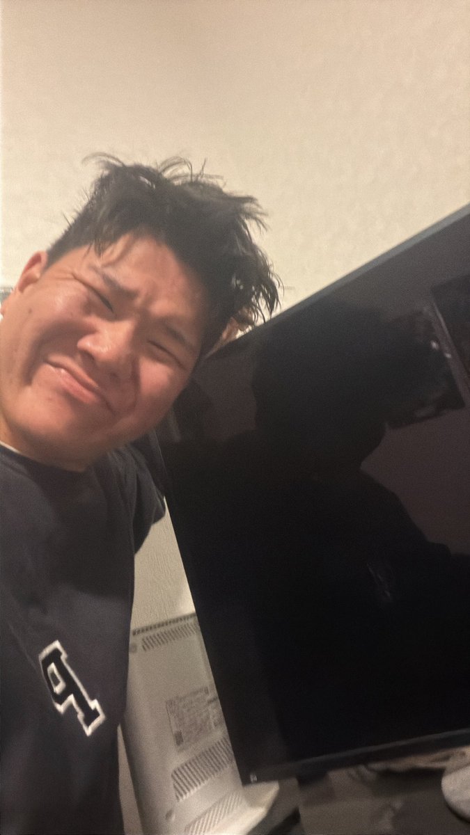 anan_hyperdry's tweet photo. 今日起きてテレビ観ようと思ったら壊れてたよ！いぇい✌️！ https://t.co/biB4nNDw0T