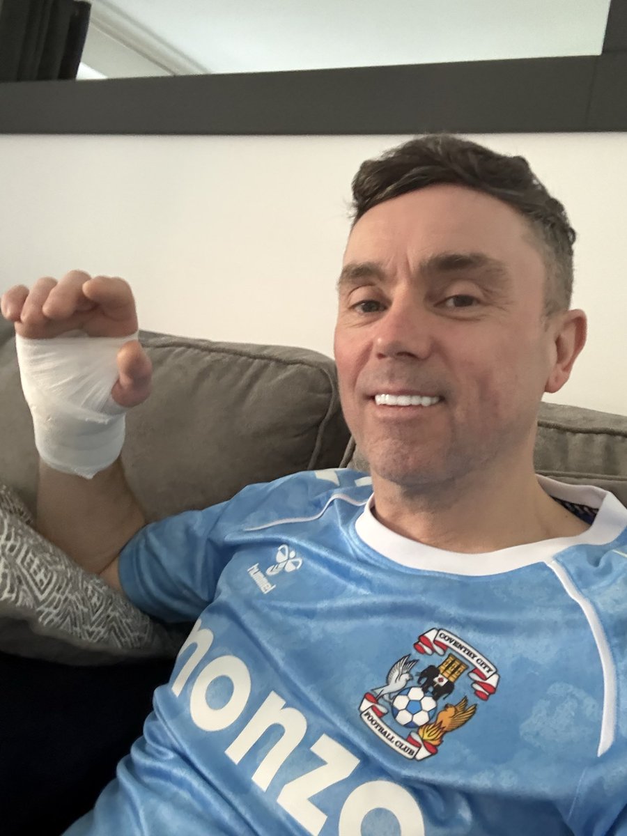 andy oliver tweet media