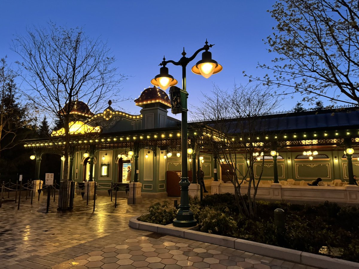 I really want to give all the flowers to Philippe Rombi who created the Adventure Way BGM. 

This is an entirely original background music loop and is not based on any Disney films. It’s beautifully orchestrated and a true classic already - and the land isn’t even open yet.