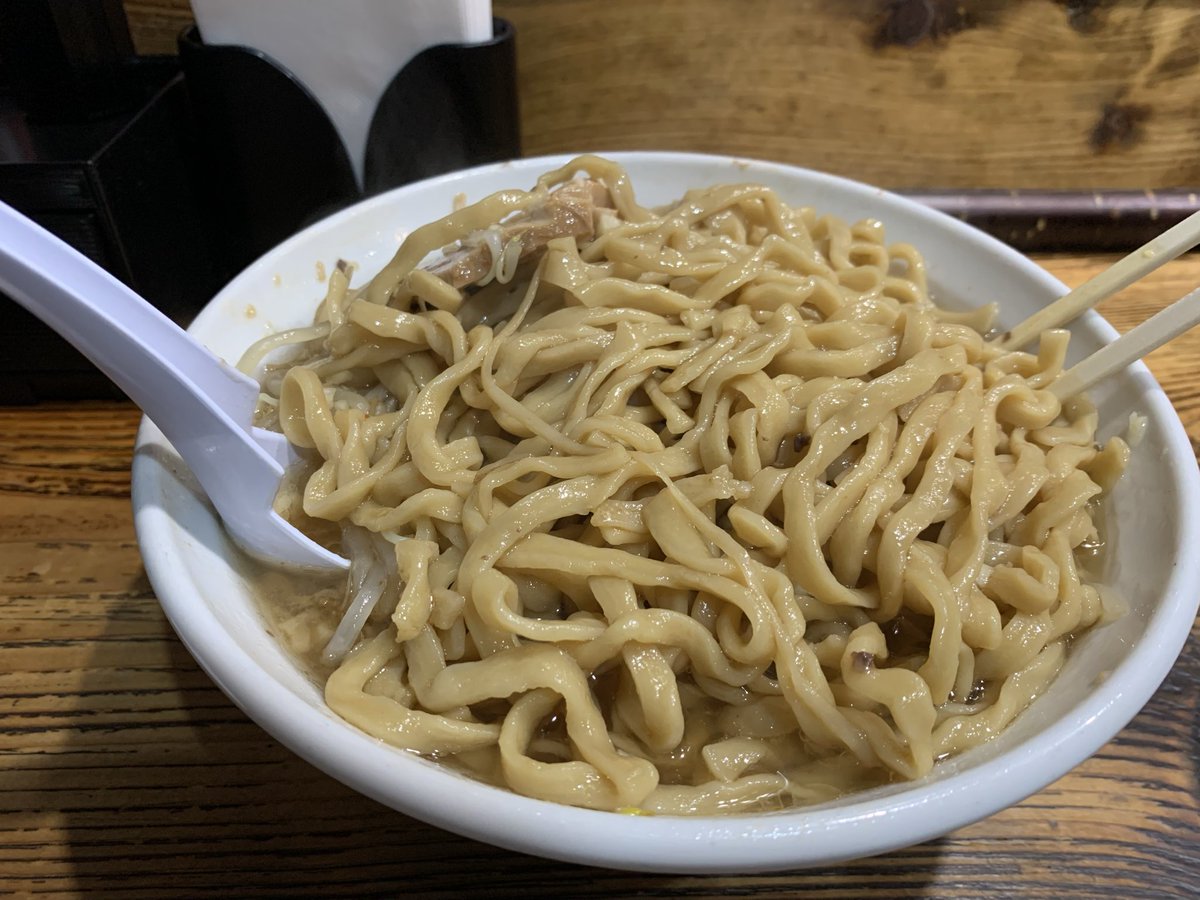 Habo6601's tweet photo. 本日の一杯。限界を超えろ弘前。
ホテルを5時くらいに出るようにしているのだがどうしても一時間くらい時間が空く。
その間することがないので結局飲んでしまう。最近立ちくらみのような症状が出ているのでお酒は控えるようにしよう。
今日も美味しくいただきました。 https://t.co/LjpeZlpwTM