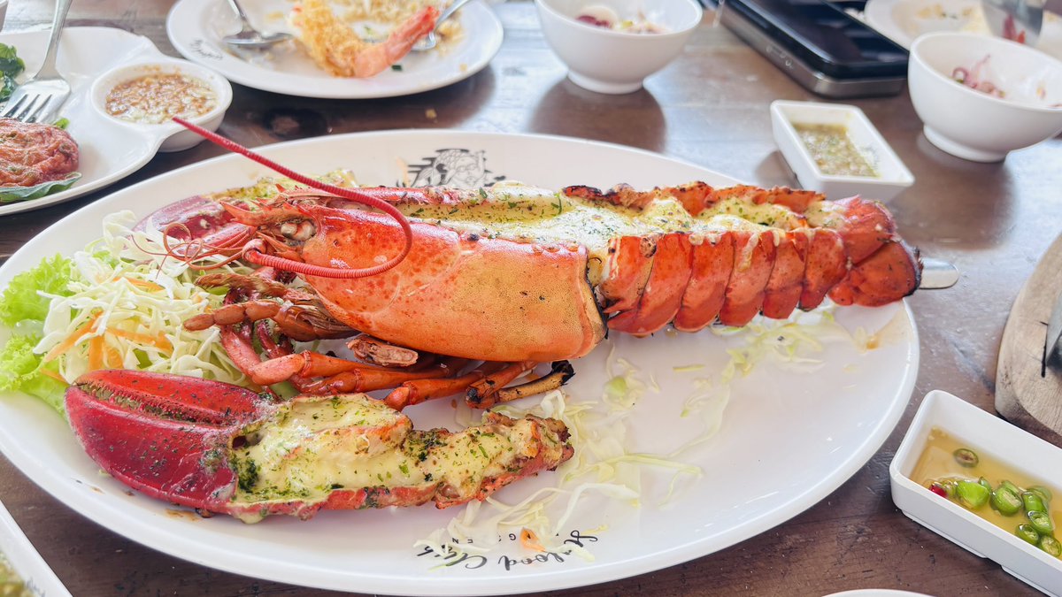 J.Je’_station tweet media