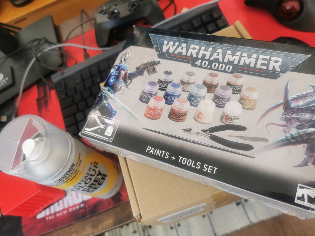 Reyiell's tweet image. Getting ready for my playdate with friends...

We did paintings as kids, and now as adults... we didn't really changed 🤣.

#warhammer40k #minipainting