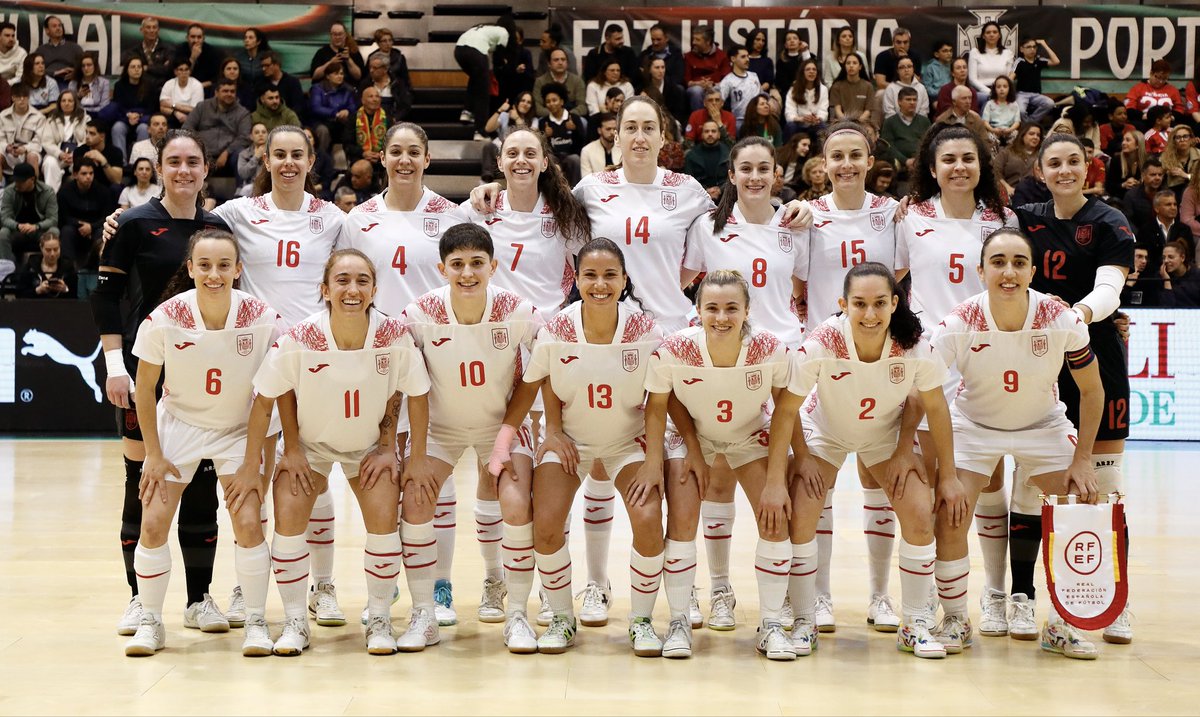 ADAlcorconFSF's tweet photo. | SELECCIÓN ESPAÑOLA | 🇪🇸 
Nuestras jugadoras Albita, Laura, Vane y Clau disputan esta tarde el segundo partido amistoso contra Portugal a las 20:00h (horario peninsular) tras haber ganado el jueves 2-3 con goles de Vane (x2) y Laura.🇪🇸⚽️
¡Suerte chicas! 💪🏼💛
#CorazónAmarillo https://t.co/gatZA3dxwu