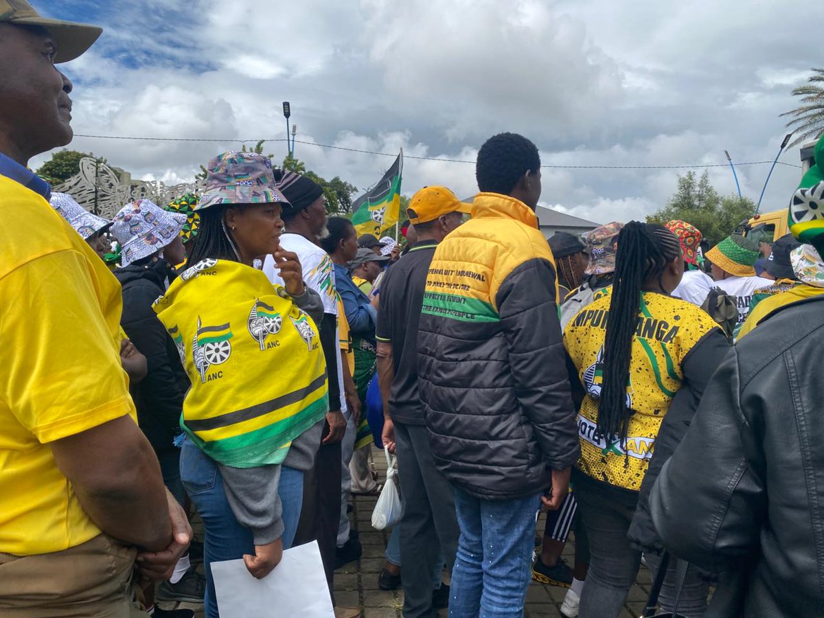 KhayaJames's tweet image. The ANC stages people's march to defend South Africa's sovereignty and protecting the gains made in 1994. The march will culminate in Braamfontein, Conhill. The march takes place as the world is facing conflicts &amp;amp; unstable geopolitical developments. #sabcnews #ANC #HumanRightsDay