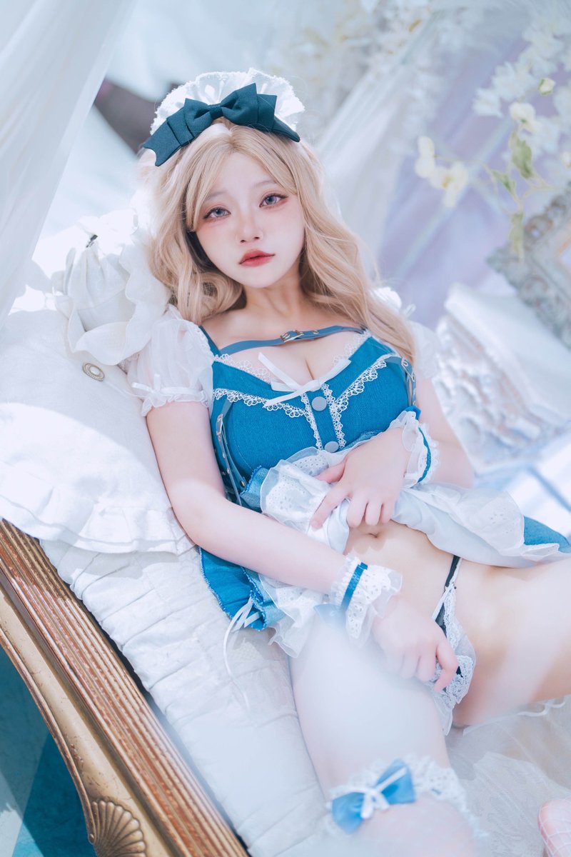 愛麗絲的OO仙境💙
給你們自行填空…
本月Patre0n等級二可以獲得愛麗絲的寫真唷！

Alice’s (       )Wonderland 💙 Fill in the blanks yourself... This month, you can get Alice‘s photobook at Patre0n Level 2!

🔗：https://t.co/3oILw8wpCb https://t.co/xjWfFfc6iz