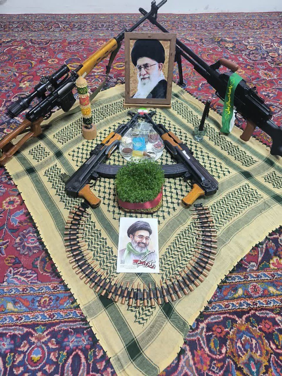 سفره هفت سین مدافعان ولایت به یاد امام شهید امت و رهبر عزیز انقلاب 

#لبیک_یا_خامنه_ای
#ایران_قهرمان