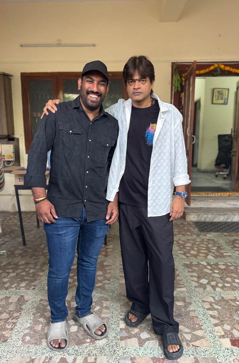 AlwaysNachoMan2's tweet photo. Met With @harish2you Garu And Congratulated Him On Mass Bomma #UstaadBhagatSingh

Gym Body Ah Ani Meeru Adagadam &amp; Discussion About My Favourite #Mirapakay Movie Dialogue

Tarliradha Thane Vasantham Song Response Gurinchi Meeru Teeskunna Feed Back

Simplicity &amp; Friendly Nature 💞 https://t.co/CSnNIgD2Cz