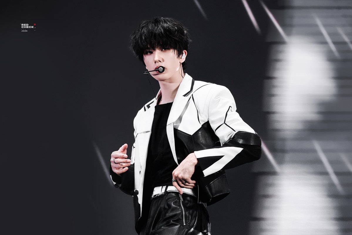 𝗥𝗘𝗗 𝗖𝗛𝗘𝗖𝗞 tweet media