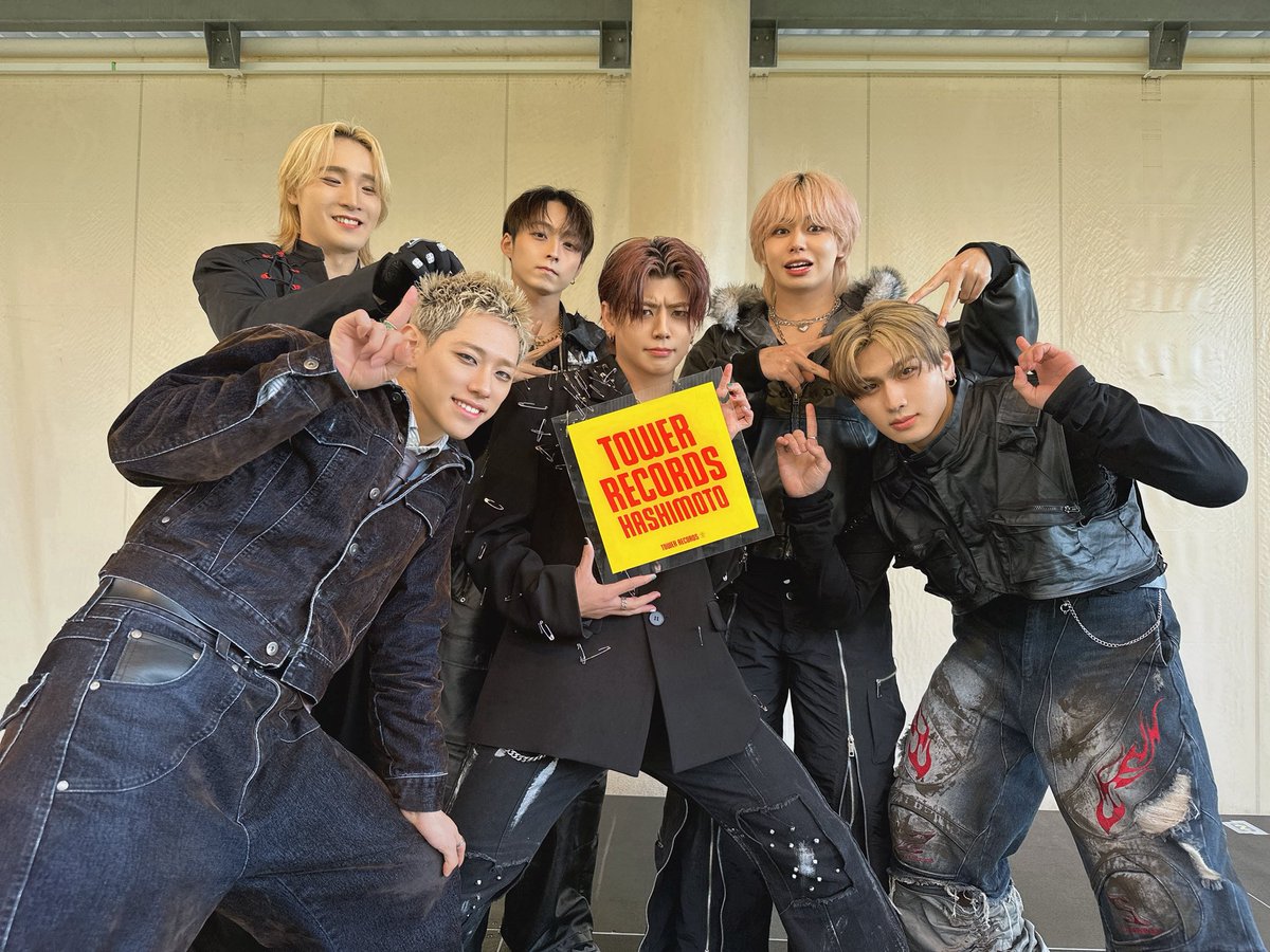 Def Class tweet media