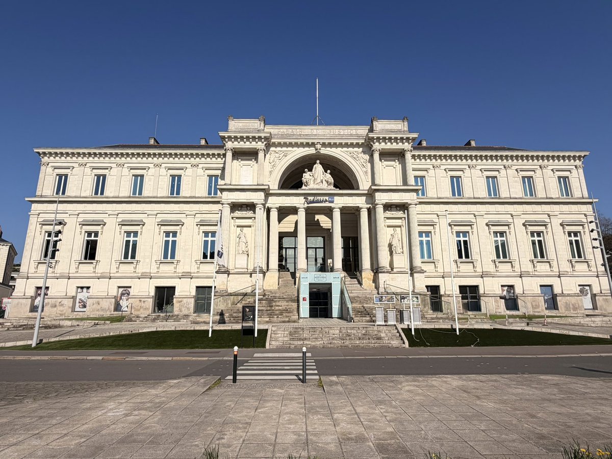 mnedoszytko's tweet image. In Nantes, France spreading the word about building for healthcare among French cardiologists. Did you know French is the second-most efficient language to interact with LLMs? @claude in its perfect pronunciation. #vibecoding is here to stay, #forsure.