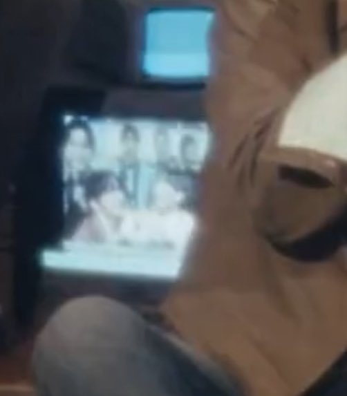 뒤에 이거 모야