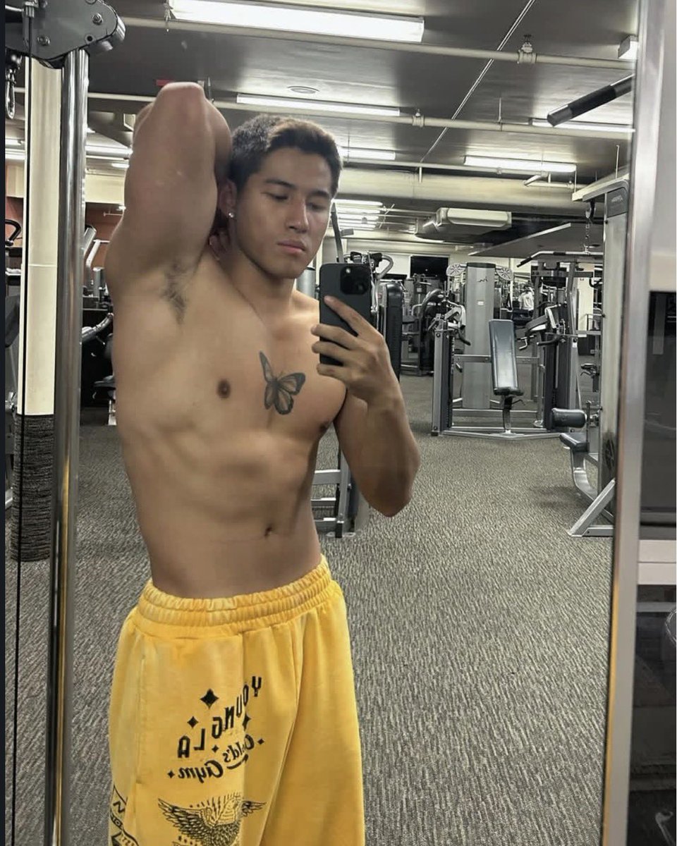 Daily Hot Dudes tweet media