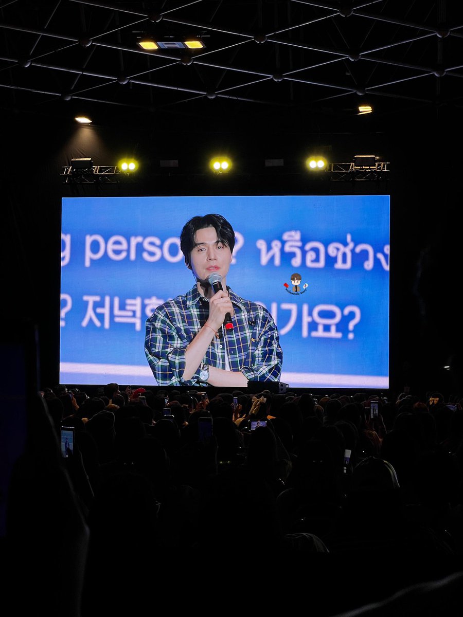 วันนี้แวะมาหา “อีดงอุค” ภายในงาน LEE DONG WOOK 2025-2026 FANMEETING TOUR [MY SWEET HOME] in Bangkok 2026 ค้าบบบ ในที่สุดเราก็ได้เจอกันแย้ววว งื้อออ คิดถึงที่สุดเบยยย 💖❤️

#이동욱 #LeeDongWook #อีดงอุค
#FanmeetingTour #MySweetHome
#CIShowbiz #UltraV #LeeDongWookinBangkok