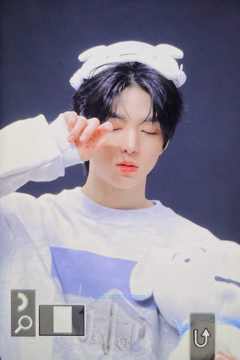 𝗜𝘃𝗼𝗿𝘆 tweet media