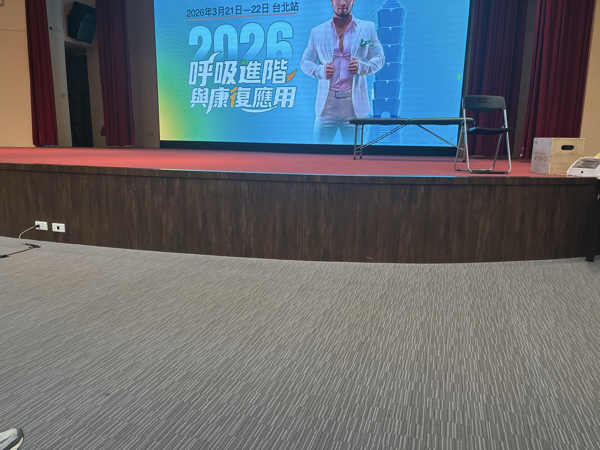 weixinanmo's tweet photo. 上午課程直接閉眼一邊聽一邊睡⋯

然後搭高鐵回台南

明天一早一樣的當天南北來回行程 https://t.co/e9t1H63GXo