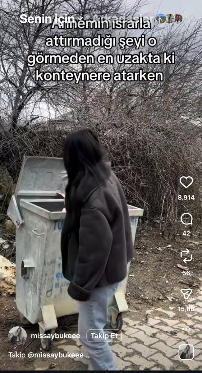 Annem her şeyden habersiz babasını ziyarete şehir dışına gitmiştir