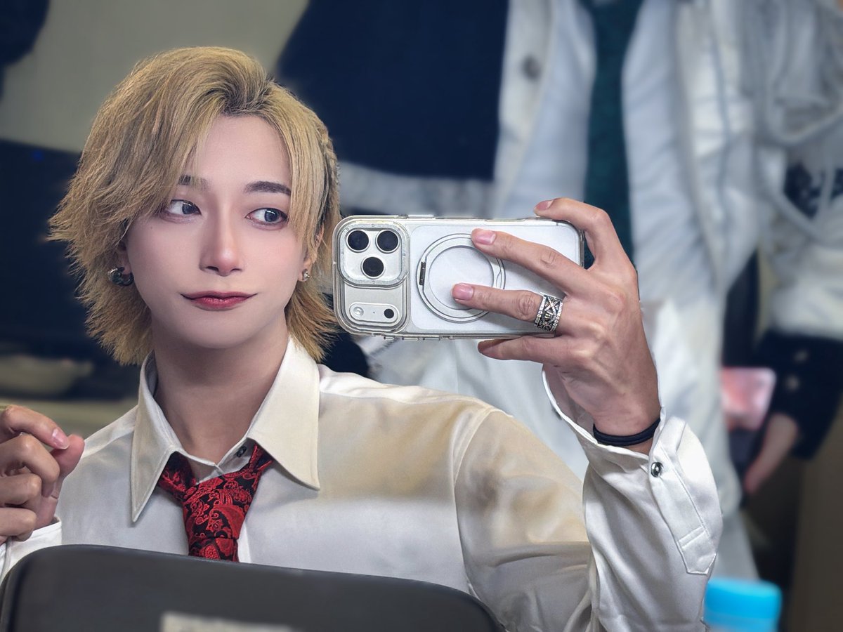 ひじやりょう tweet media