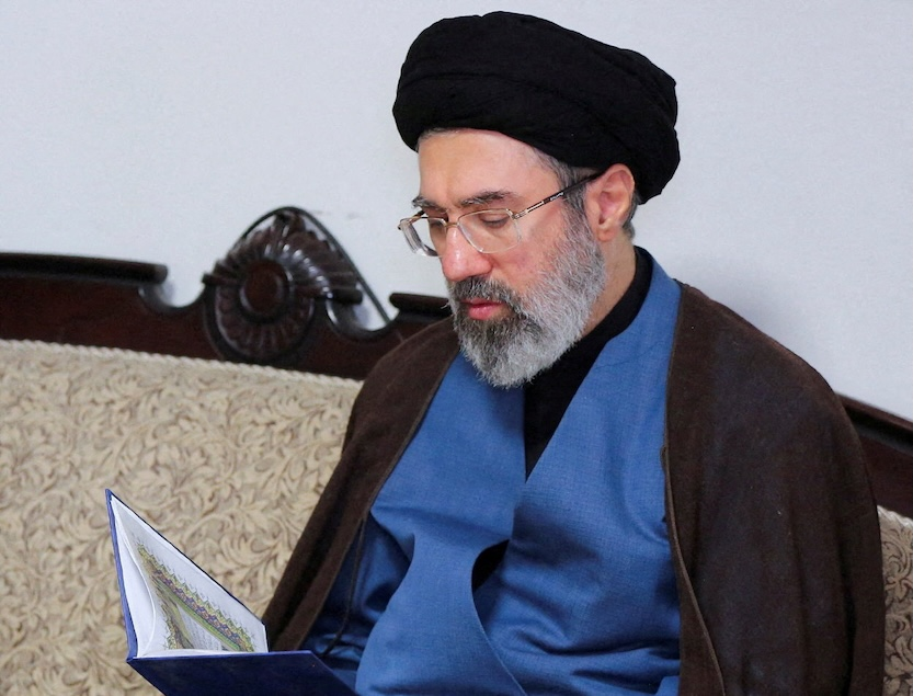 NoviaNewsGroup's tweet photo. 🚨🇮🇷 FLASH | Mojtaba Khamenei, guide suprême iranien, est absent de la prière de l’Aïd el-Fitr. https://t.co/Lkv2vIpK2X