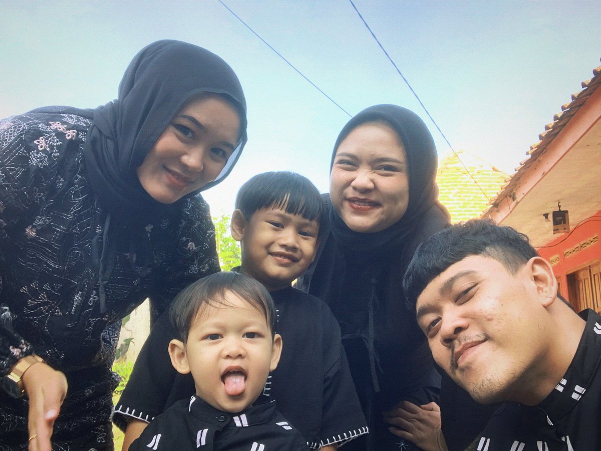mrifffq's tweet photo. Wilujeng boboran, hapunten samudaya kalepatan🙏🏻🤝 https://t.co/tmilxTcC08
