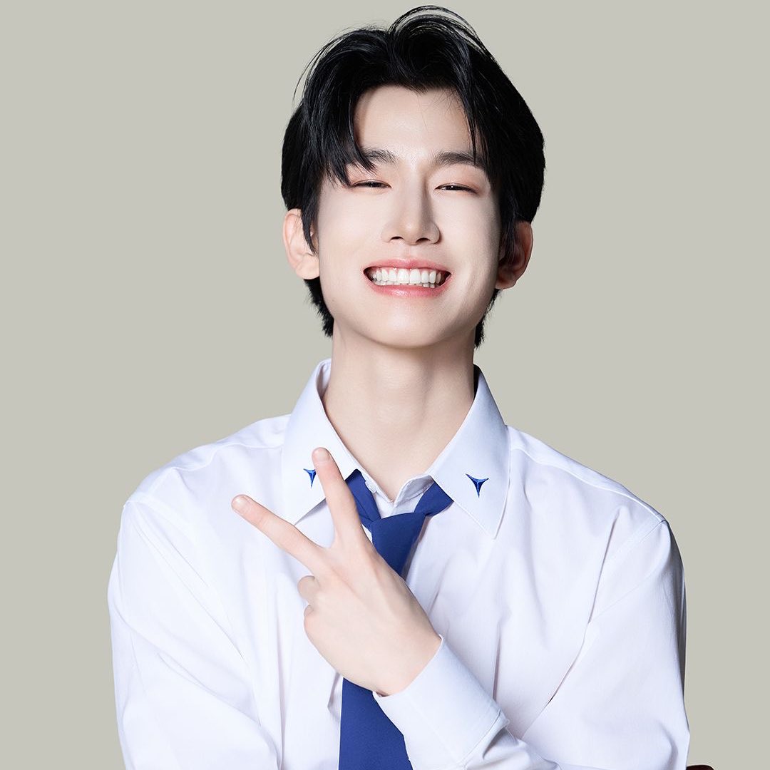 updatestunexx's tweet photo. Jay Park wins 3rd place in the 'Andrew Han Look-Alike Contest'.

Follow @updatestunexx for more TUNEXX &amp; Boys 2 Planet updates. https://t.co/RqVGpcnFrZ