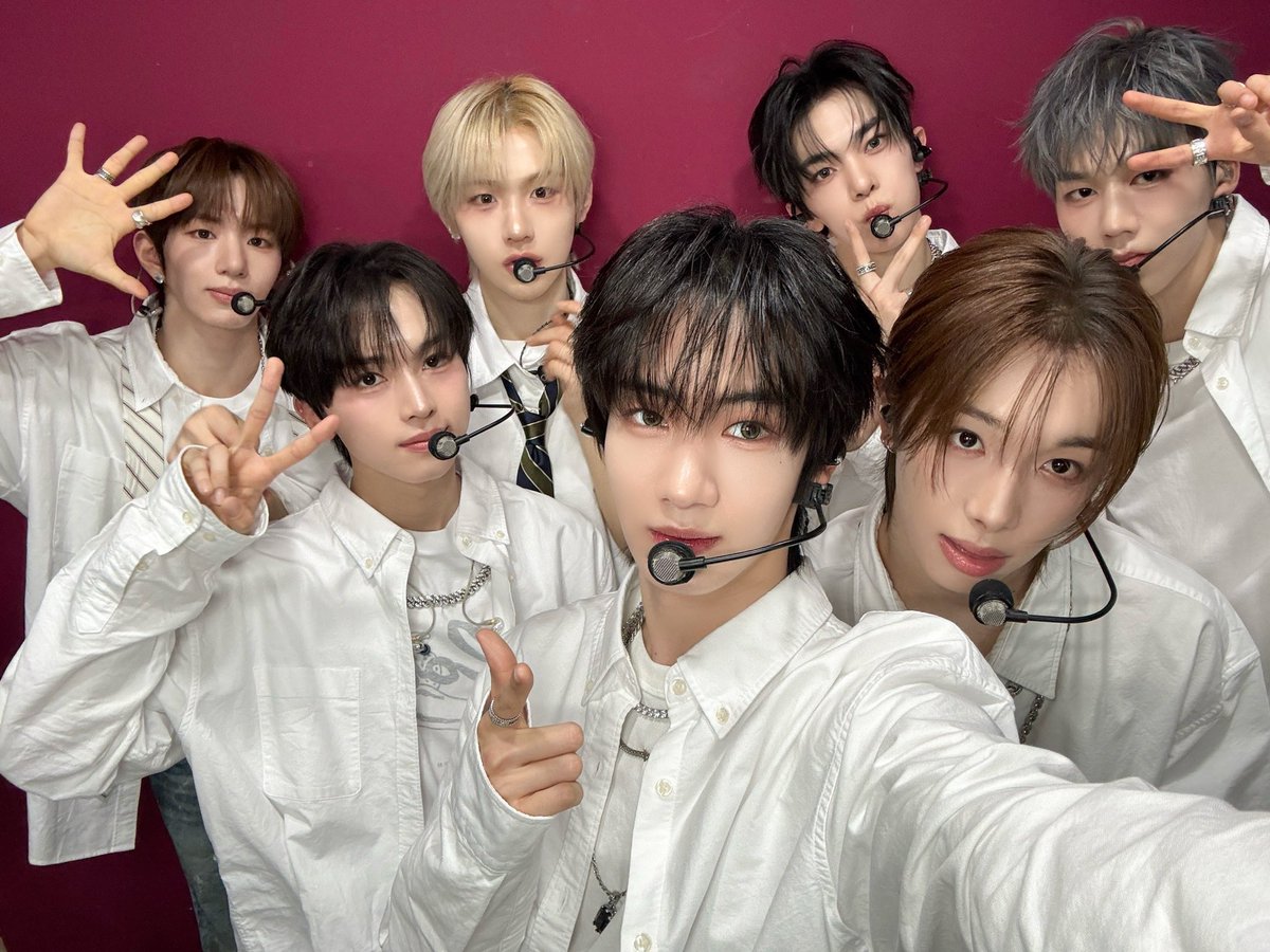 TUNEXX_official's tweet photo. #off_TUNE
260321 #쇼음악중심
#TUNEXX #튜넥스
#SET_BY_US_ONLY
#내가_살아있다는_증거 https://t.co/7dwouFWLpV