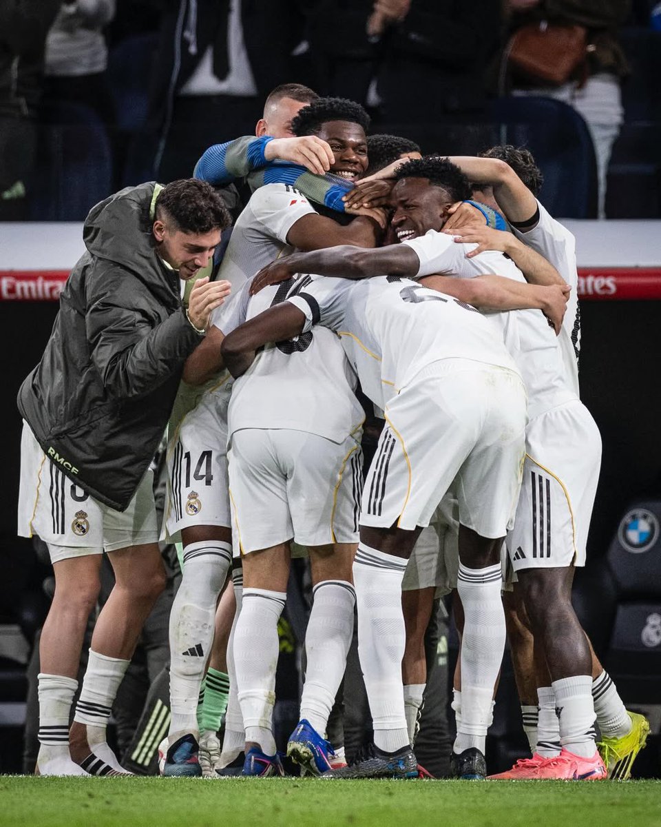 (fan) REAL MADRID FANS 🤍 tweet media