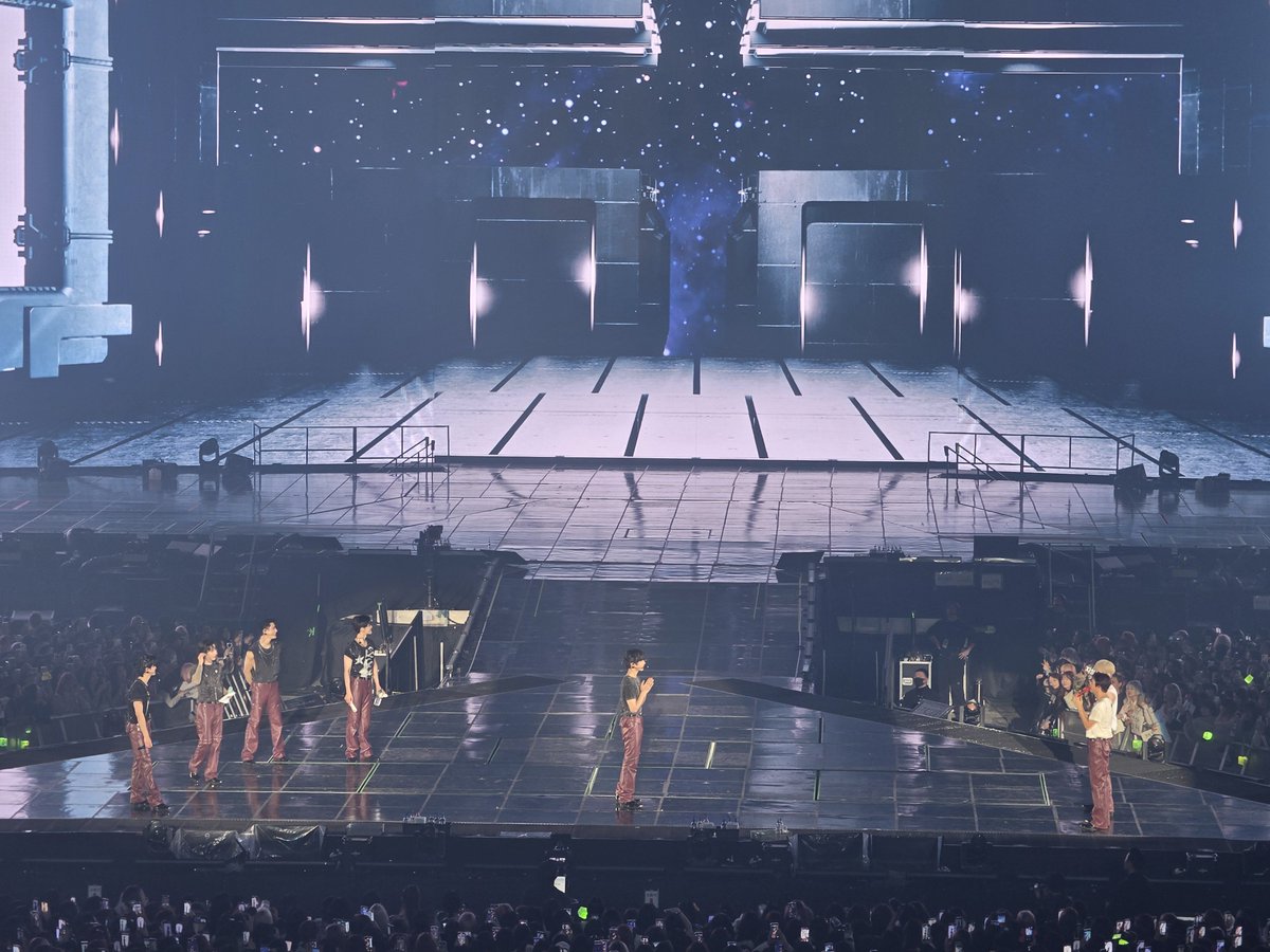 และนี่คือจีซองโดนบอกให้ทำแบบที่ส่งมาในบับเบิ้ล
🐹 ผมตื่นเต้นนิดหน่อยอะ
🐹 ช่วยจับมือหน่อยได้ไหม

5555555555555555555555 ทุกคนช่วยจิตองด้วยนะ