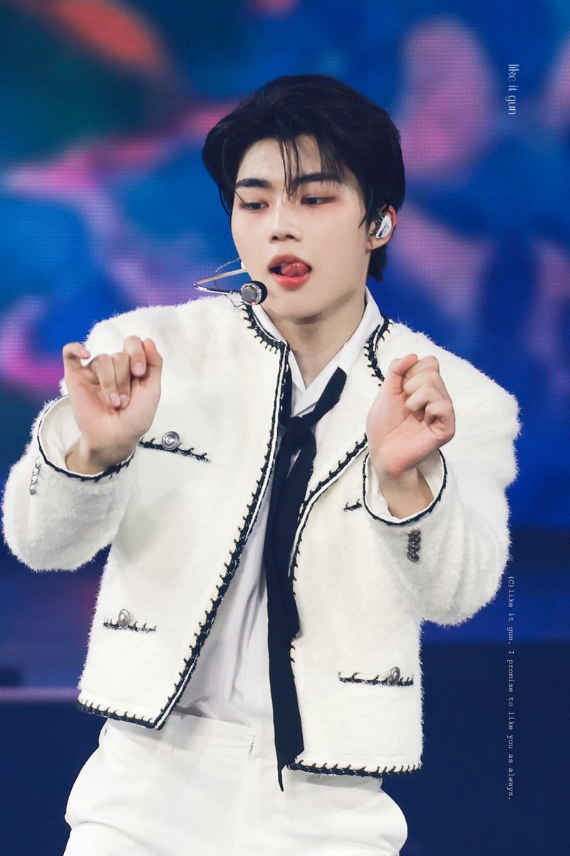 𝒍𝒊𝒌𝒆 𝒊𝒕 𝒈𝒖𝒏 🖤 tweet media