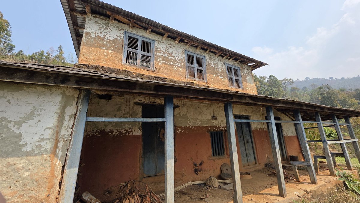 मान्ठा tweet media