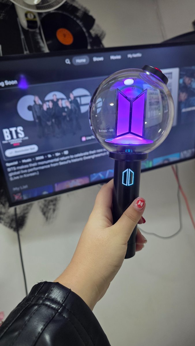 PoliiiSuperTuna's tweet image. IM READY 💜

#BTSLIVEONNETFLIX 
#BTS_LIVE #BTS_ARİRANG