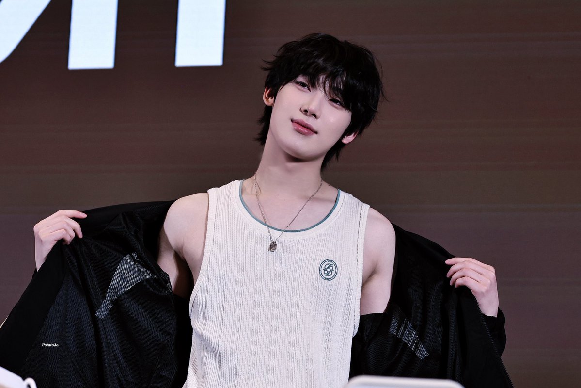 𝙍𝙚𝙮𝙣 tweet media