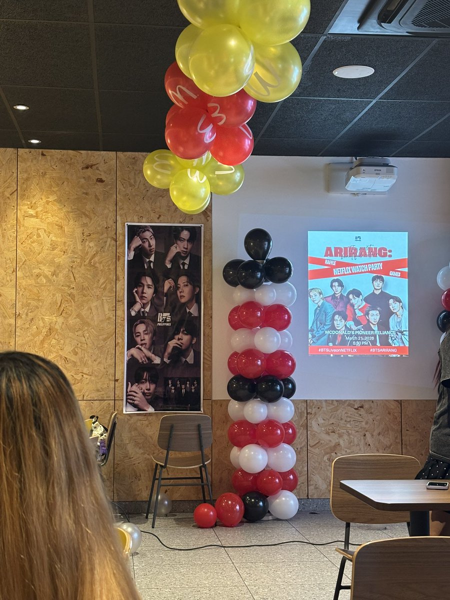 ladyarieswp's tweet photo. lez goooo! @bangtanboysph @Netflix_PH @McDo_PH #BTS #BTSARİRANG #BTSLiveonNETFLIX #BTSARMY 💜🫶 https://t.co/l22d3bY927