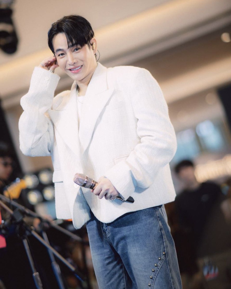 aprilmaesar🦋 tweet media