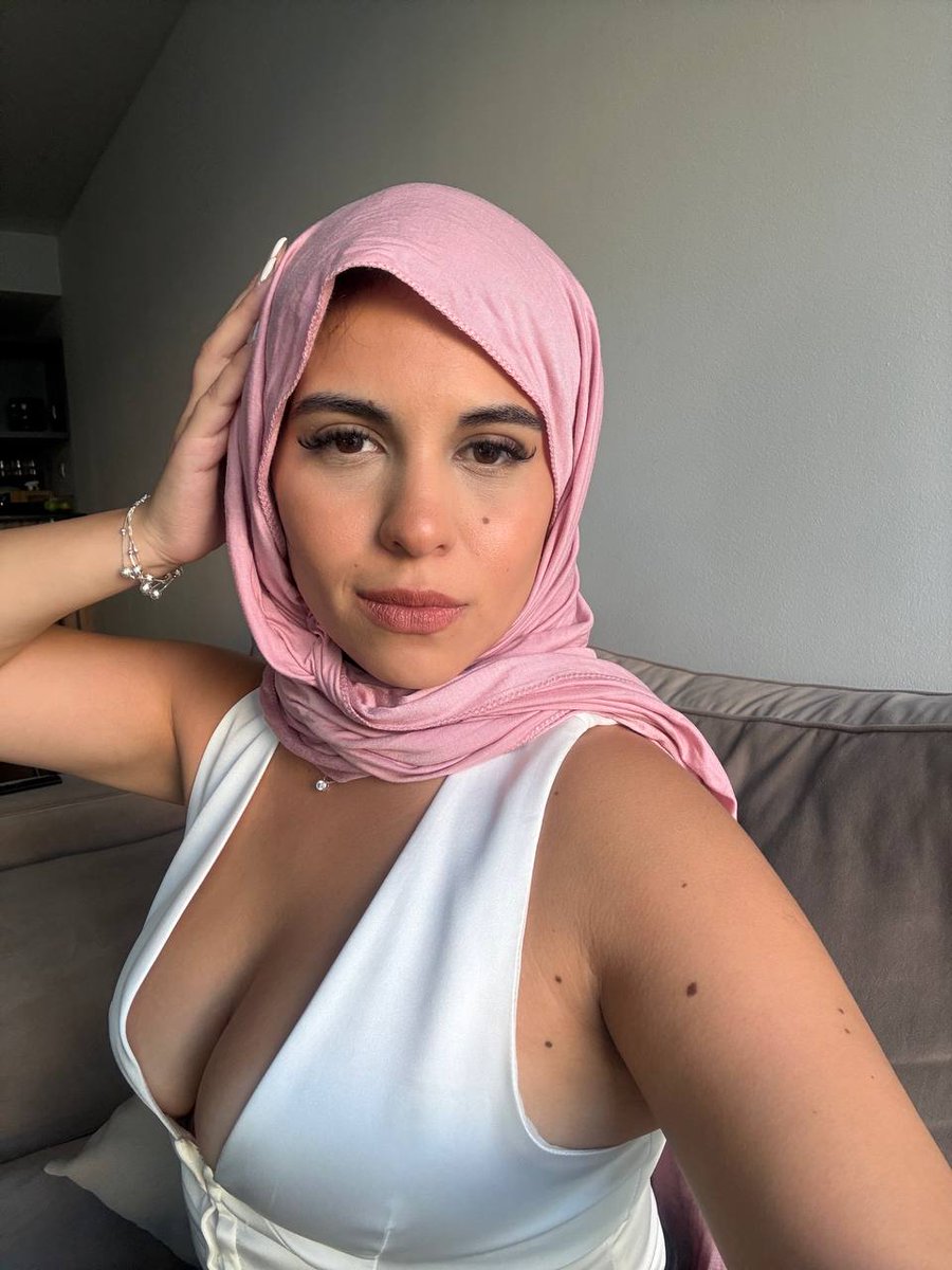 A r a b e tweet media