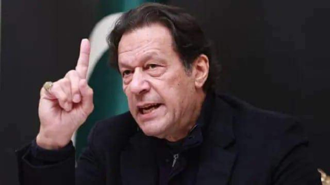 RebelByThought's tweet photo. سیکیورٹی وجوہات کی بنا پر عمران خان کو عید کی نماز ادا نہیں کرنے دی گئی۔

یہاں ایک جیل کی سیکیورٹی مینیج نہیں ہوتی لیکن ٹھیکے ہم نے ملکوں کو سیکیورٹی دینے کے لے رکھے ہیں 😐 https://t.co/GGFCESOR8m