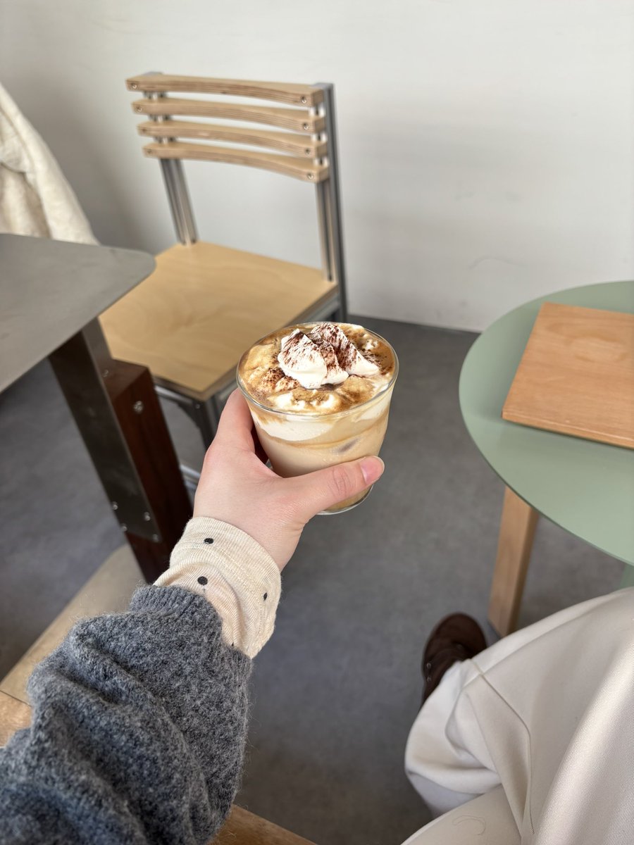 🧤🪑🎼☁️🌙🌿