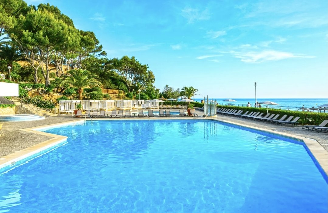 Noem me maar gewoon Astrid ♥️ 🤍💙 tweet media