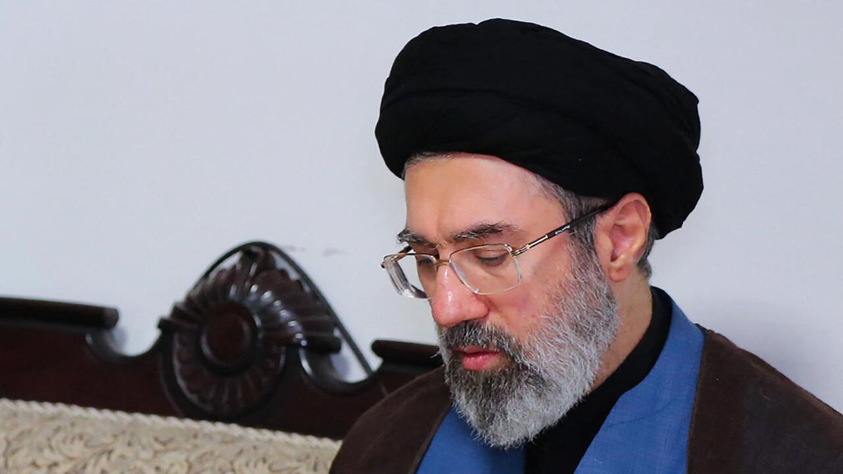 RFI_Ha's tweet photo. Jagoran Juyin-Juya-hali ya ce Iran ta gigita maƙiya da mummunan duka https://t.co/ZN75WCKtXg https://t.co/I9BbsYQ5gc