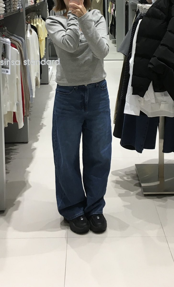 핏 좋은 와이드 팬츠 찾으시는분 요기로.
녕이 단독 할인 (재업..) 가져왔어요!

커브드 팬츠가 요즘 유행이던데, 입어본 커브드팬츠중에 제일 이쁨 . 진짜로..

할인 잘 안하는데 할인율 꽤 좋으니 꼬옥 적용하시길❣️ 타래로 쿠폰 , 정보 보고가시기