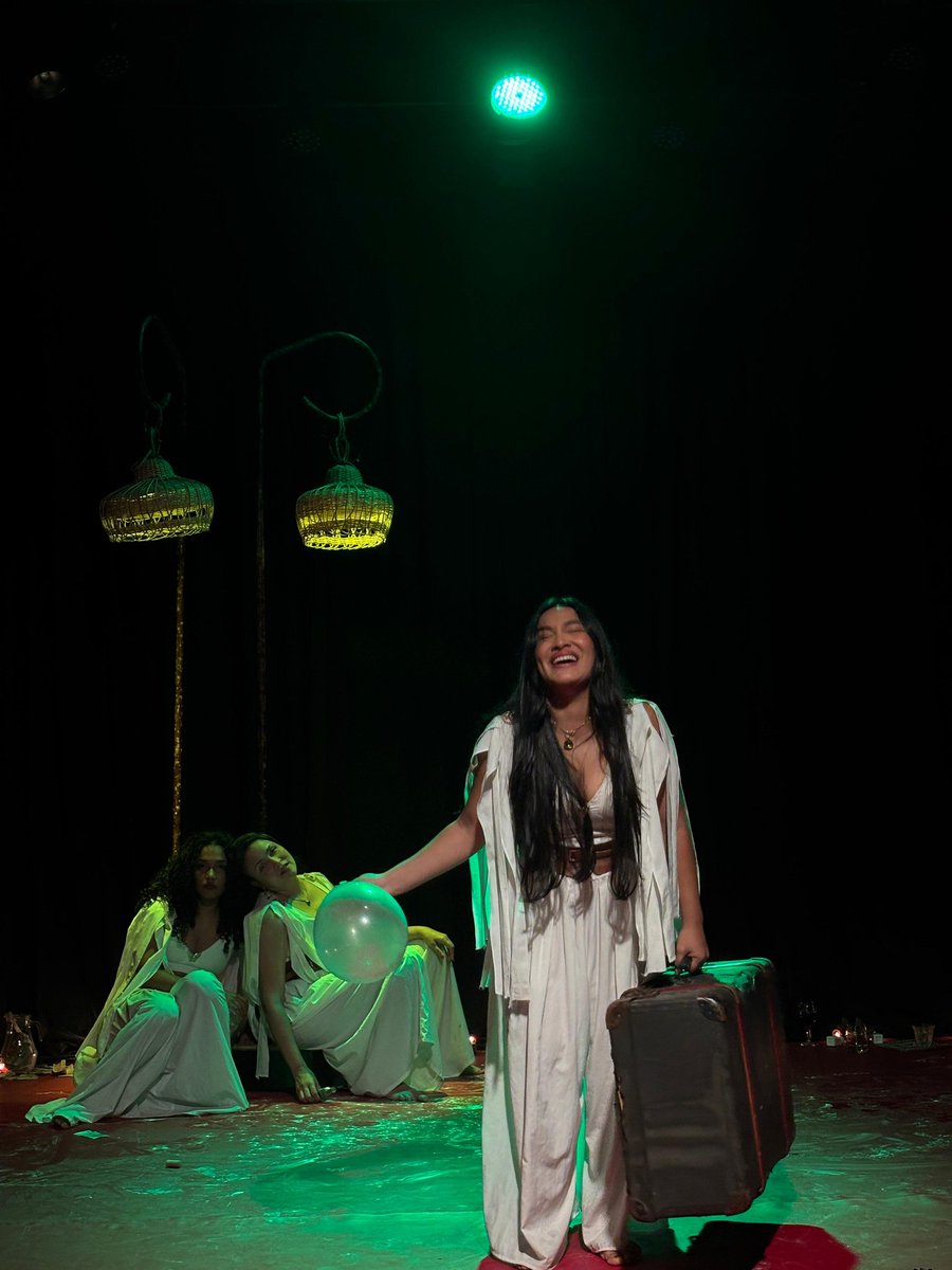 NibaldoCastro's tweet photo. GRACIAS POR RESPIRAR TEATRO CON COFRADÍA!!!
.
Este #Sábado21deMarzo última función en #casaTEATROcofradía
.
Puesta en escena: SOBREVIVIENTES: Dora-Catalina-Beatriz 
Versión libre de "En diciembre llegaban las brisas" escrita por Marvel Moreno.
.
Pronto #FIAV2026
. https://t.co/wHgQ4efQT2