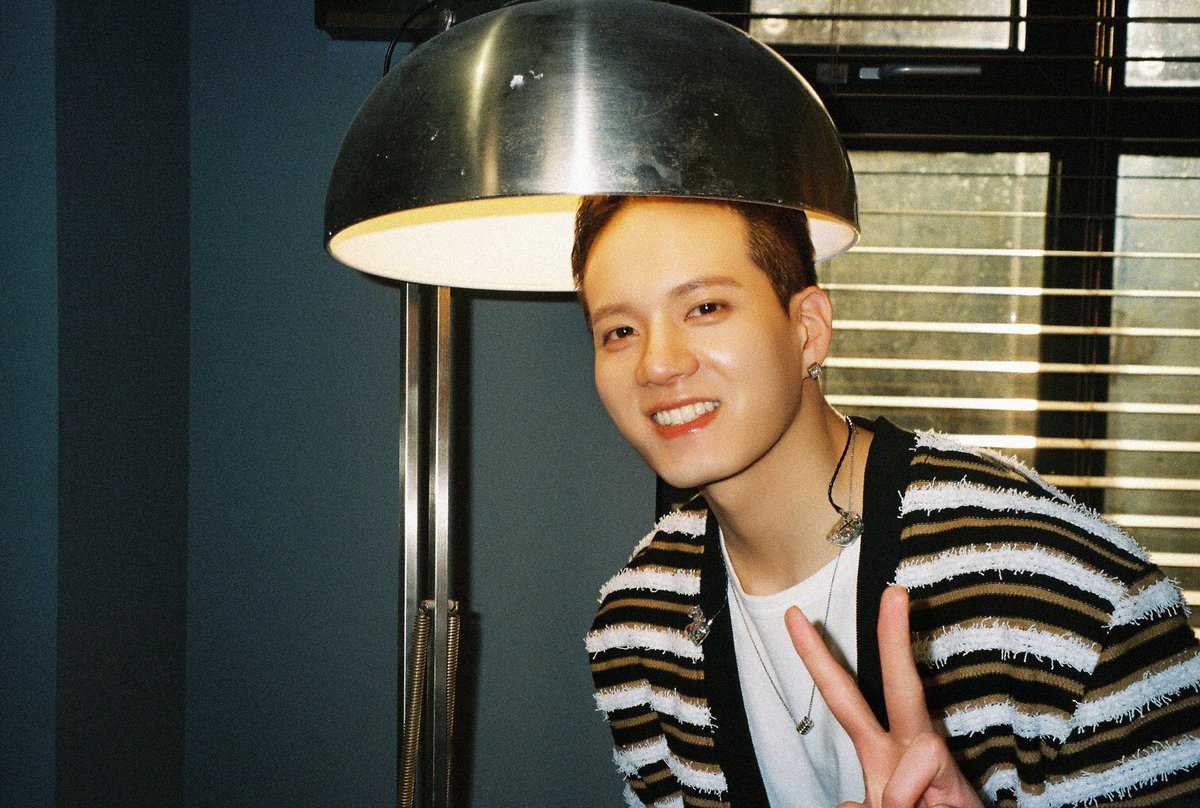 [📸]

우리 새롭게, 더 뜨겁게✨

#비투비 #BTOB
#우리다시 #We_Together
#서은광 #SEOEUNKWANG
#이민혁 #LEEMINHYUK
#이창섭 #LEECHANGSUB
#임현식 #LIMHYUNSIK
#프니엘 #PENIEL
#육성재 #YOOKSUNGJAE