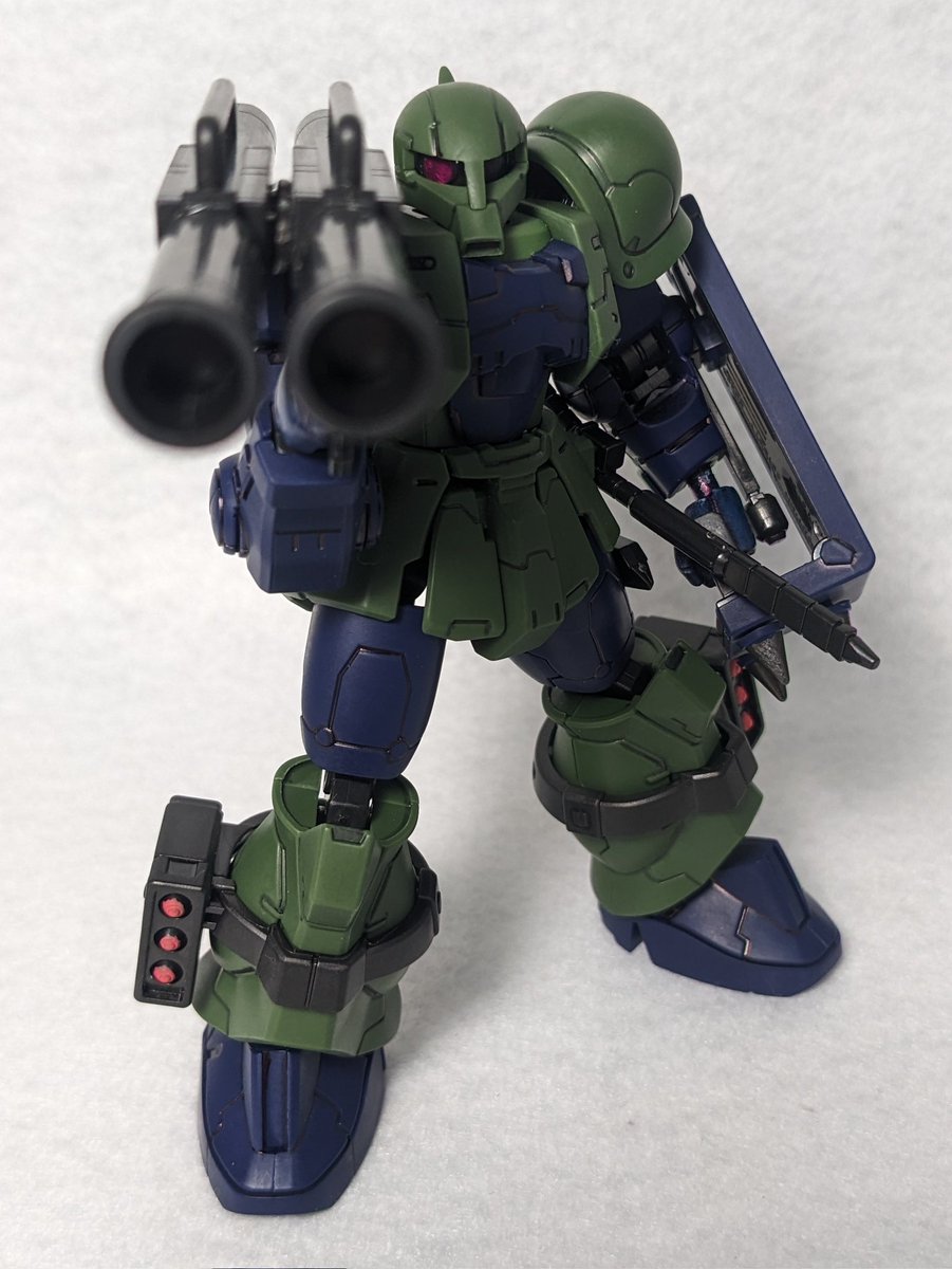 Christiane0927's tweet photo. 先にできた通常色の旧ザクさん。
余りがちなバズは連結しました。
他2機は塗装待ちです😊
＃GFRAMEFA https://t.co/Y7ncDvd8GH