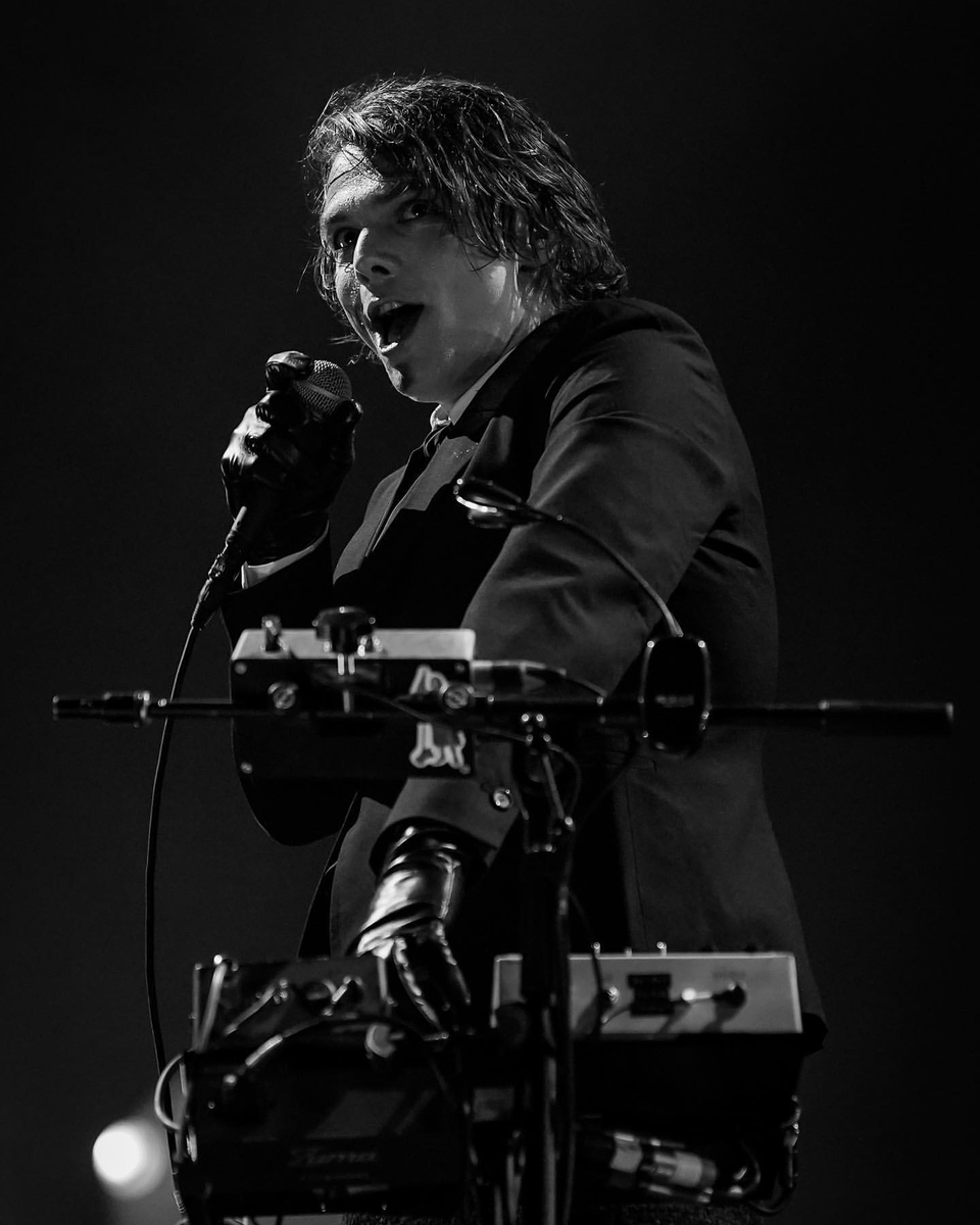 hourly swarm gerard tweet media