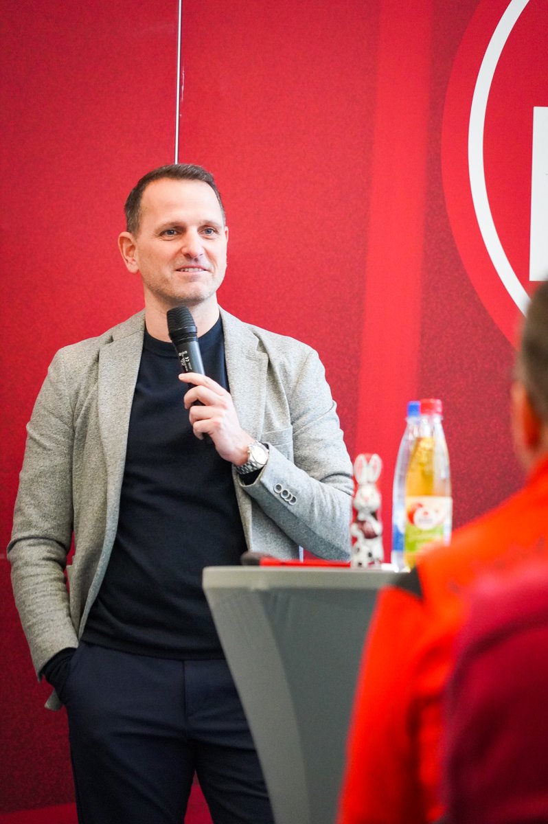 1_fc_nuernberg's tweet photo. Soeben ging unser 28. #OFCN-Treffen zu Ende! 🔚
AR-Vorsitzender Peter #Meier, die drei Vorstände informierten dabei über die aktuellsten Themen rund um den #FCN und standen für Fragen bereit!
Vielen Dank für Euer Kommen und den regen Austausch, Club-Fans! 🙌
#FCNFCK https://t.co/SiwHhezARz