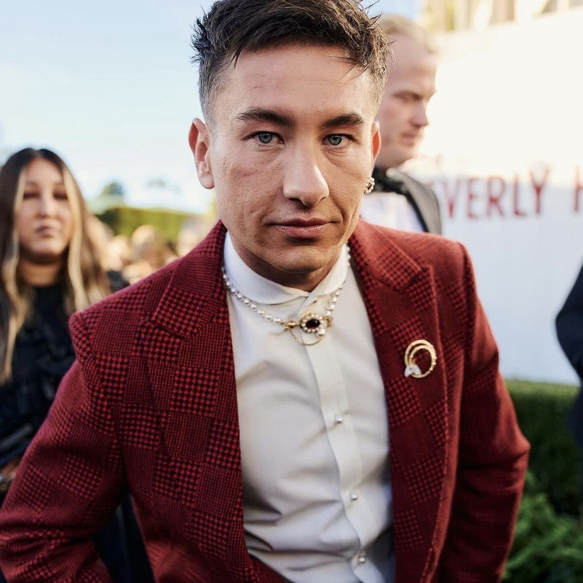 populicc's tweet photo. Barry Keoghan görünüşüyle ilgili nefret söylemleri yüzünden dışarı çıkmak istemediğini söyledi. 

• Sevgilisi ile ayrılığının ardından çevrimiçi iğrenç yorumlara maruz kaldığını ve bu yüzden Instagram'ı sildiğini açıkladı. https://t.co/kXoGjp58dw
