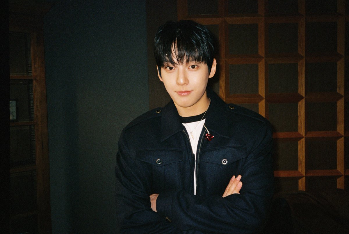 [📸]

꿈을 꿔요, 같이☁️

#비투비 #BTOB
#우리다시 #We_Together
#서은광 #SEOEUNKWANG
#이민혁 #LEEMINHYUK
#이창섭 #LEECHANGSUB
#임현식 #LIMHYUNSIK
#프니엘 #PENIEL
#육성재 #YOOKSUNGJAE