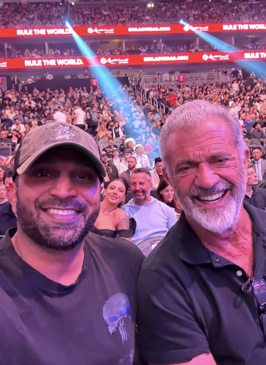 MelGibson765's tweet photo. Had a good chat with the FBI Director during the Super Bowl. We talked about the impostors using my name online, and he assured me they’re stepping up efforts to track them down.

My goal has always been simple, to help make the world a better place. And together, we will. 🙏 https://t.co/ZPpPTnjqoC