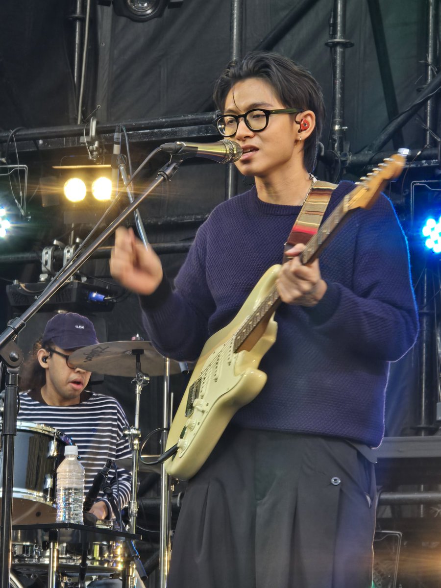 sah12_07's tweet photo. タイからようこそ~
初めての日本での公演だったらしい
素敵な歌声、かっこよかった😊
#lovefes
#Foon https://t.co/VptixBFh4h
