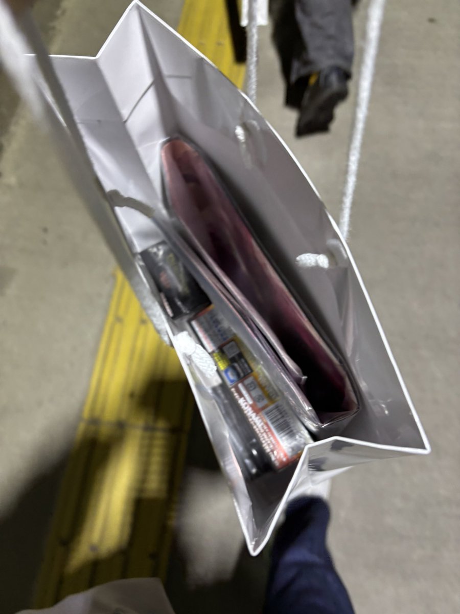 しんいち tweet media